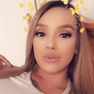 Meet your Posher, Briana